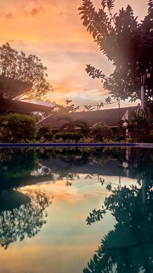 Seaview Beach Resort Sibulan Esterno foto